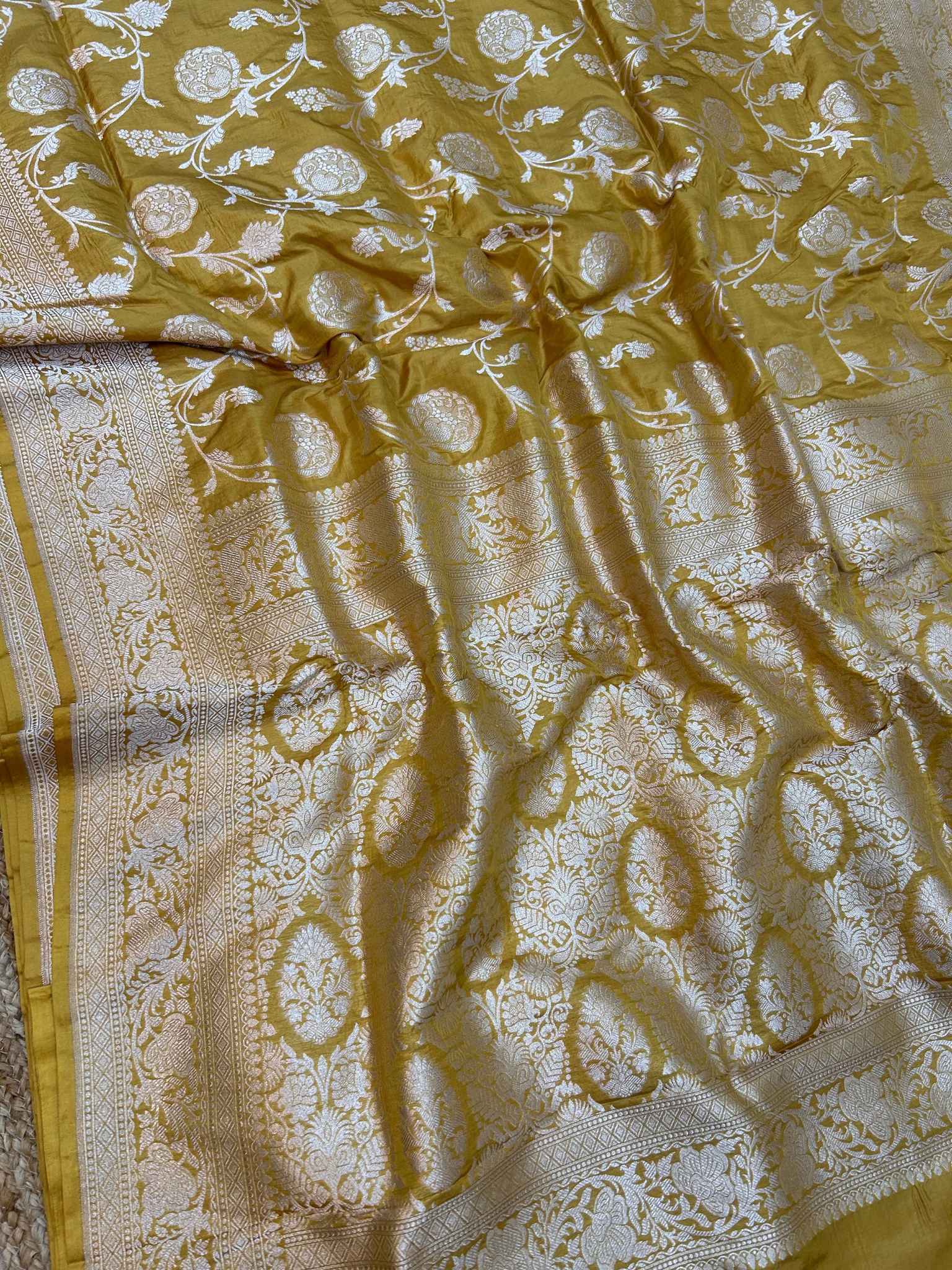 Pure Katan Silk Handloom Banarasi Saree - Jaal work