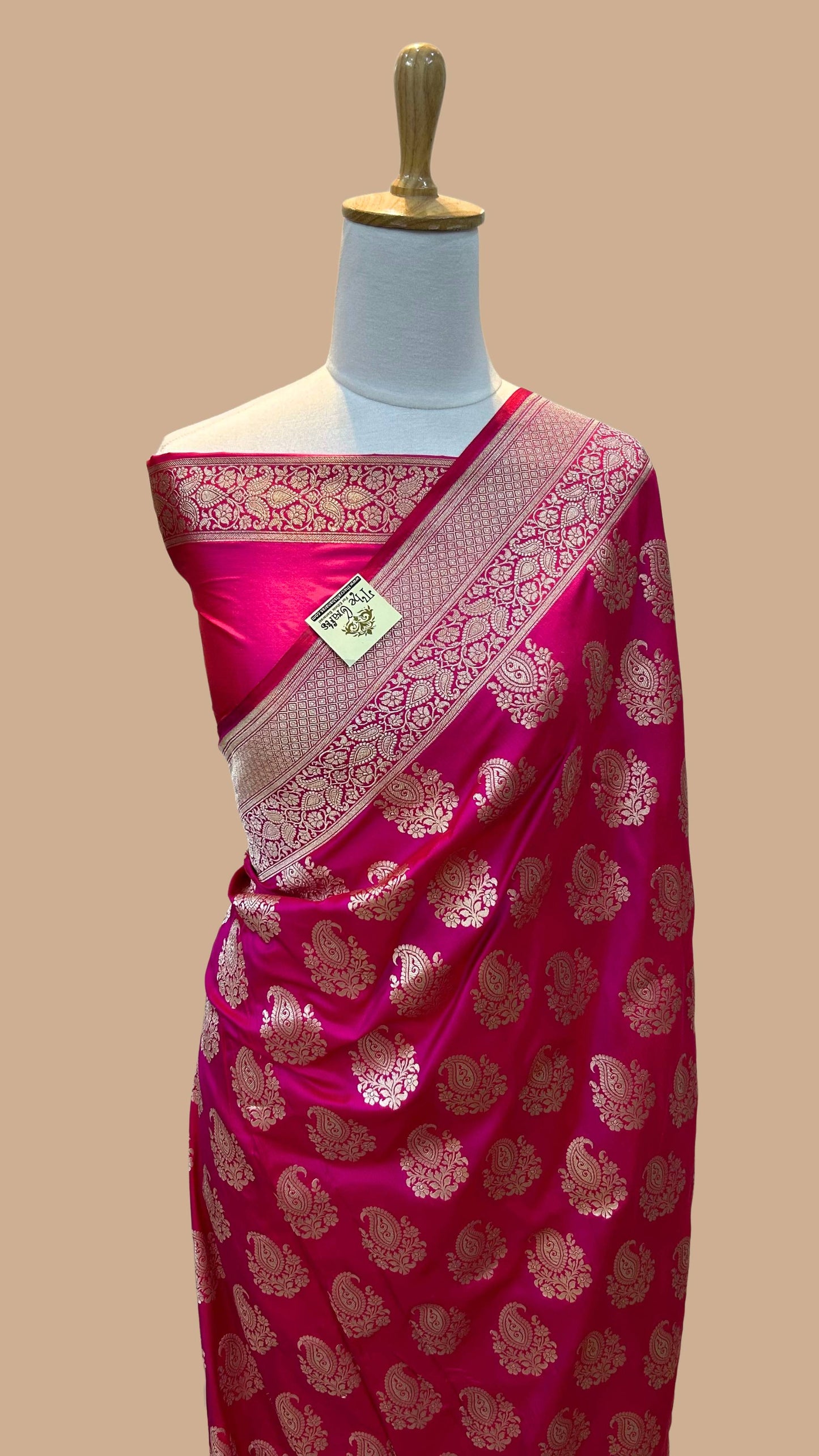 Hot Pink Pure Katan Silk Handloom Banarasi Saree - Jaal work