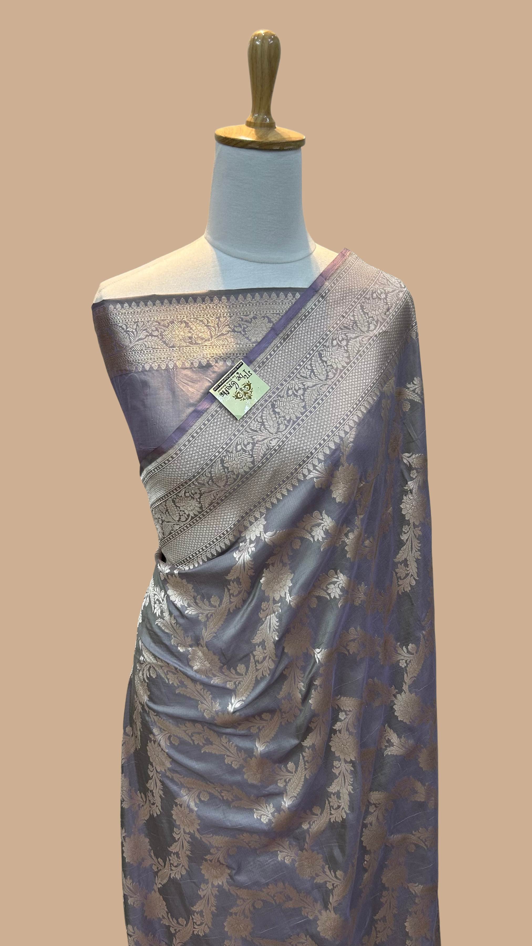 Pure Katan Silk Handloom Banarasi Saree - Jaal work