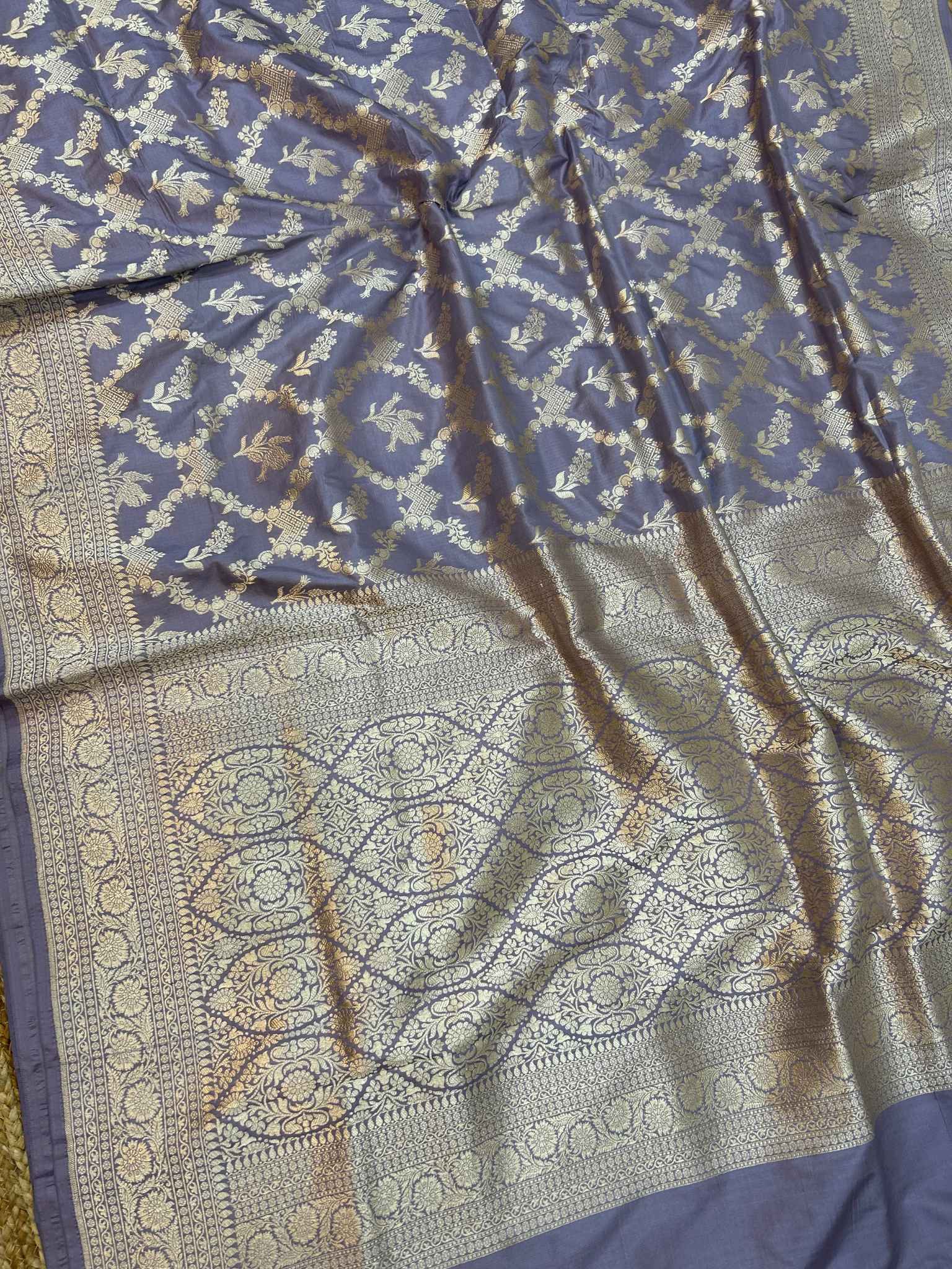 Pure Katan Silk Handloom Banarasi Saree - Jaal work