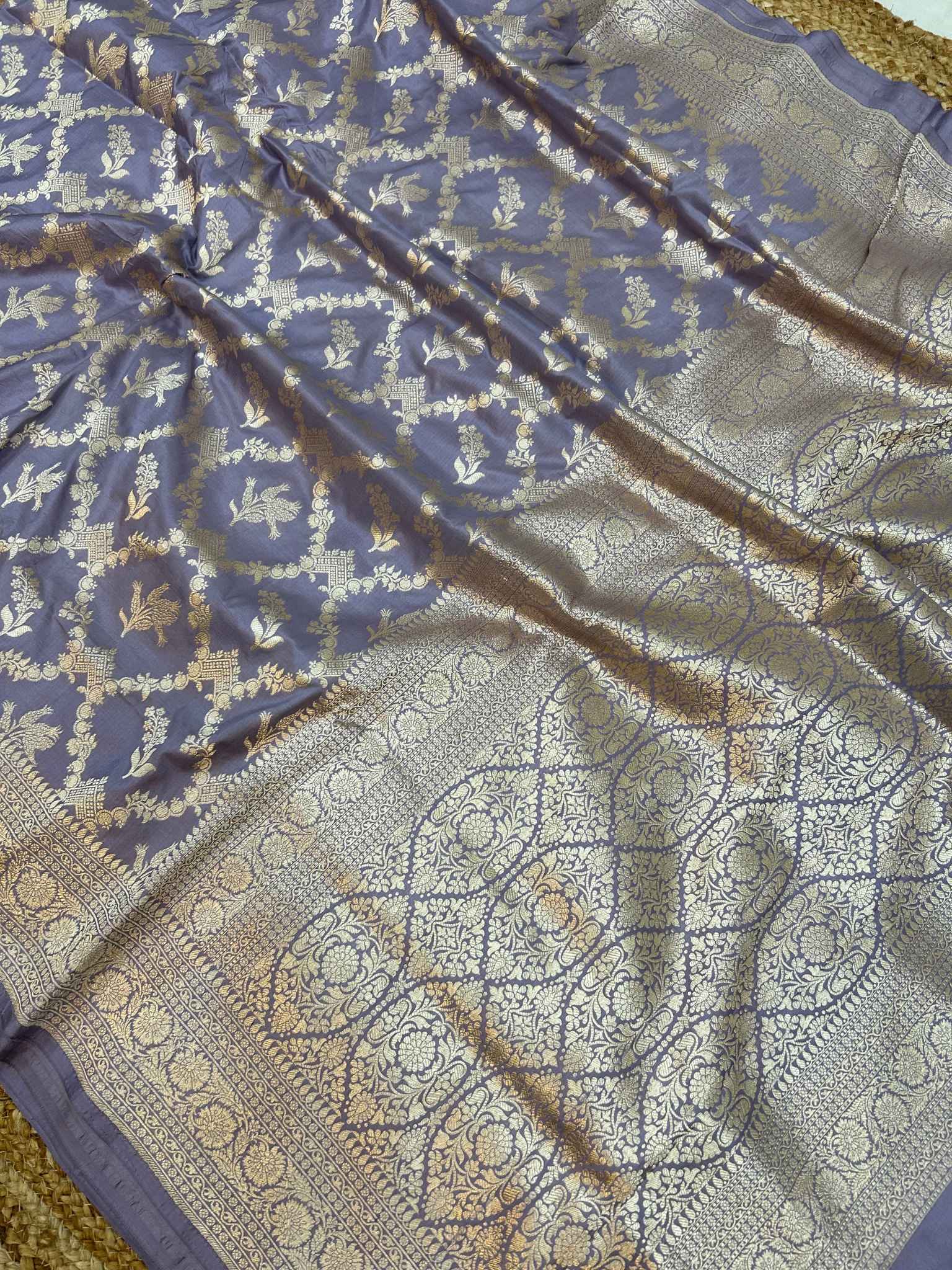 Pure Katan Silk Handloom Banarasi Saree - Jaal work