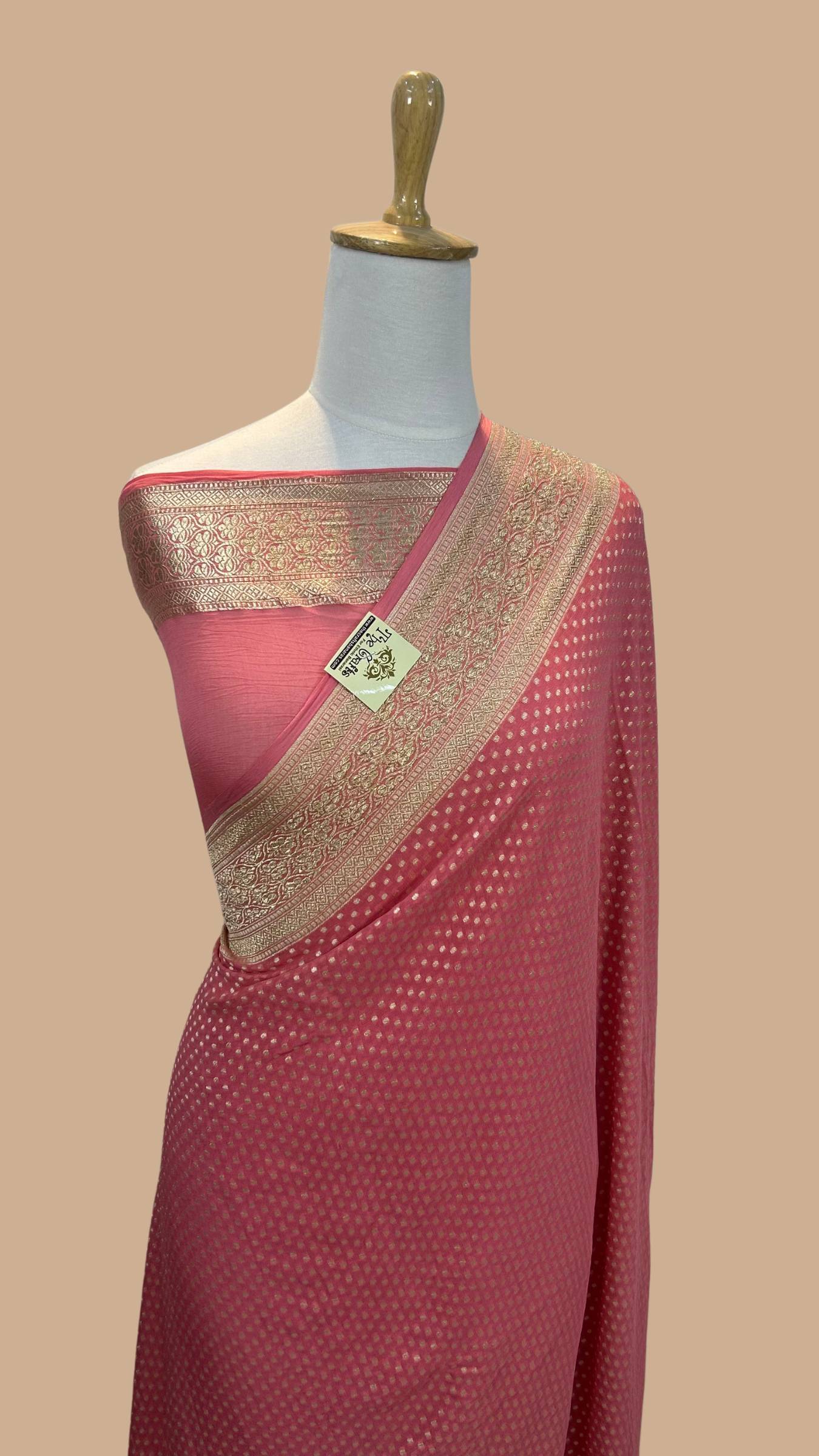 Khaddi Georgette Handloom Banarasi Saree - with Meenakari buta