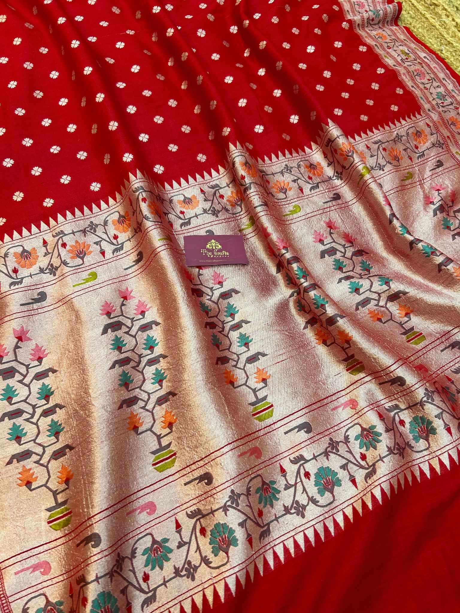 Tussar Georgette Handloom Banarasi Saree - Jaal with Meenakari