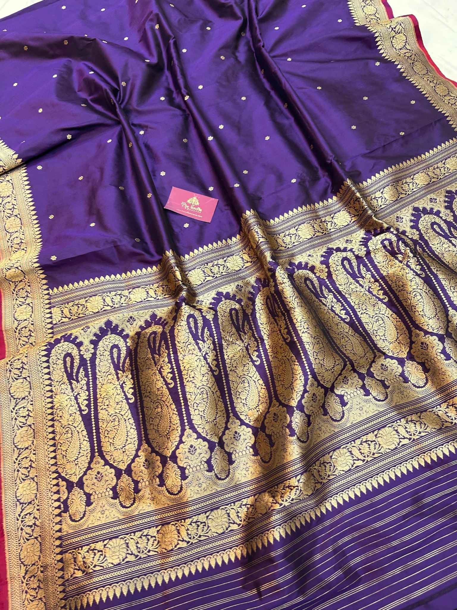 Pure Katan Silk Handloom Banarasi Saree - with kadhua border buti