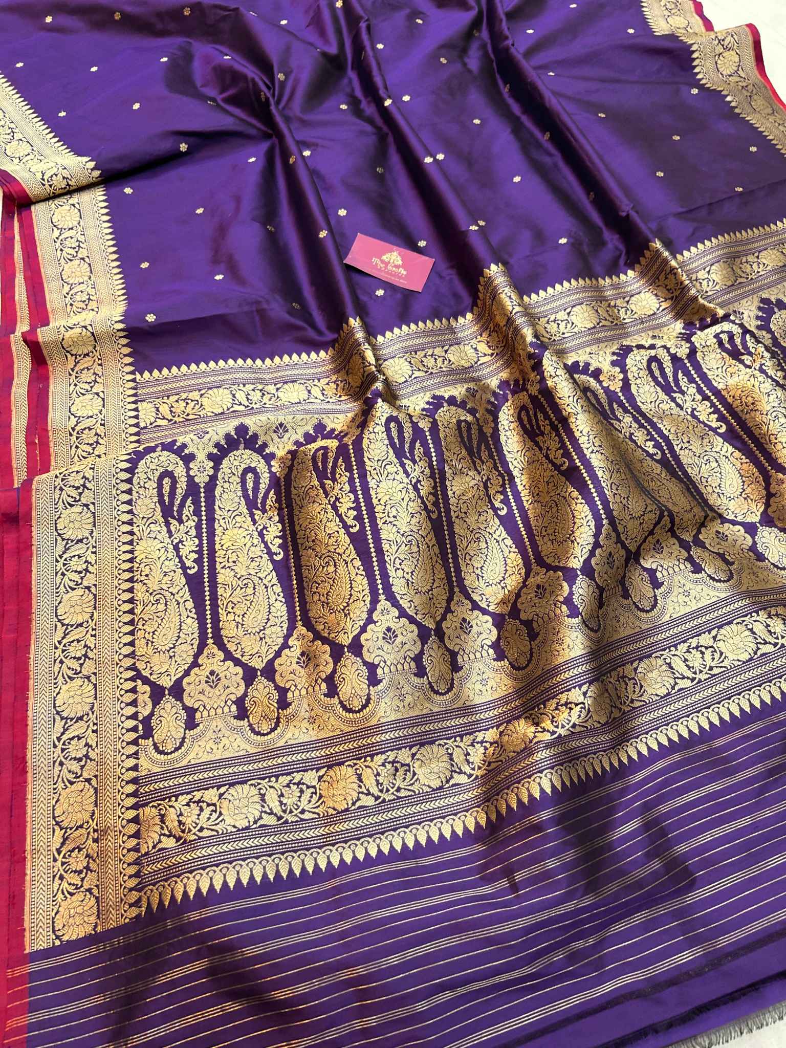 Pure Katan Silk Handloom Banarasi Saree - with kadhua border buti