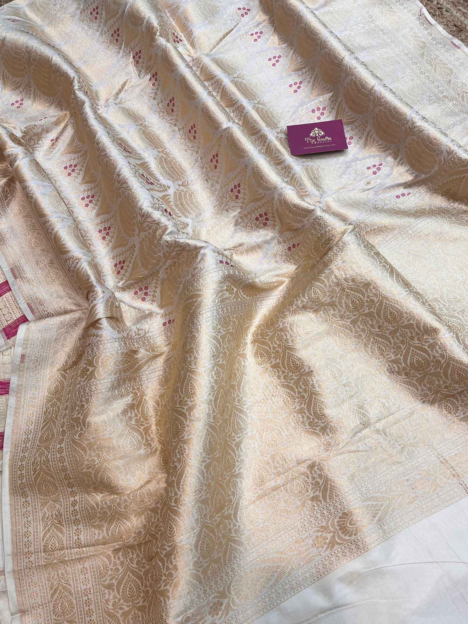 Pure Katan Silk Handloom Banarasi Saree - Tanchui Brocade Meena