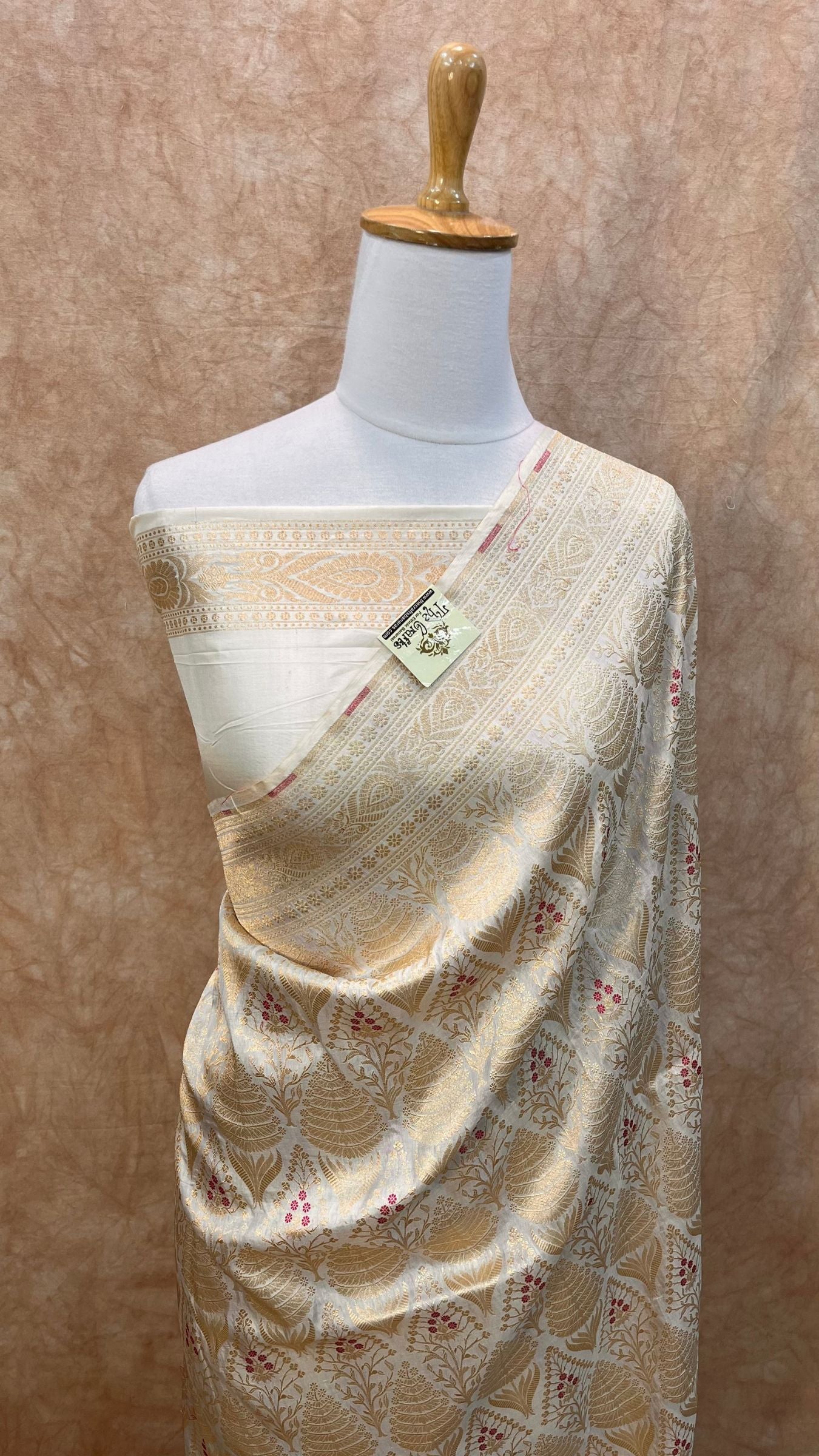 Pure Katan Silk Handloom Banarasi Saree - Tanchui Brocade Meena