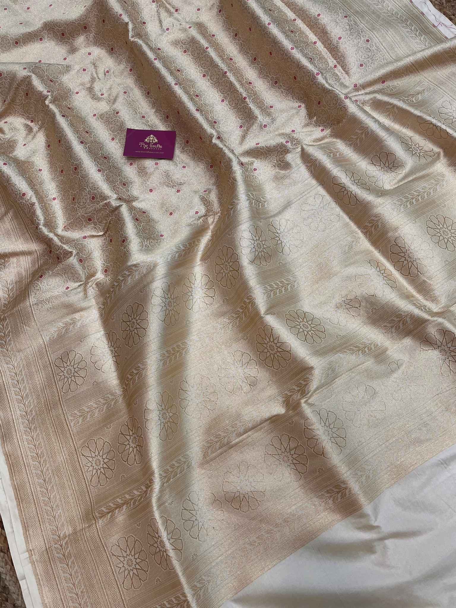 Pure Katan Silk Handloom Banarasi Saree - Tanchui Brocade Meena