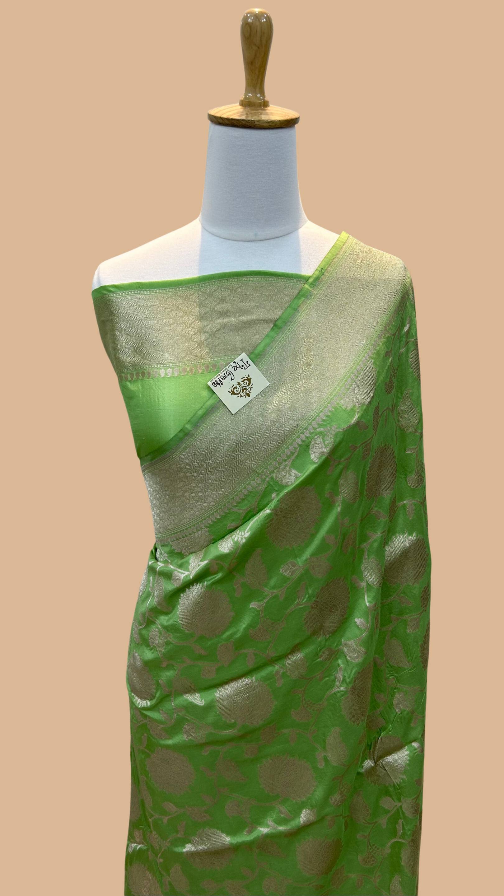 Pure Katan Silk Handloom Banarasi Saree - Jaal work