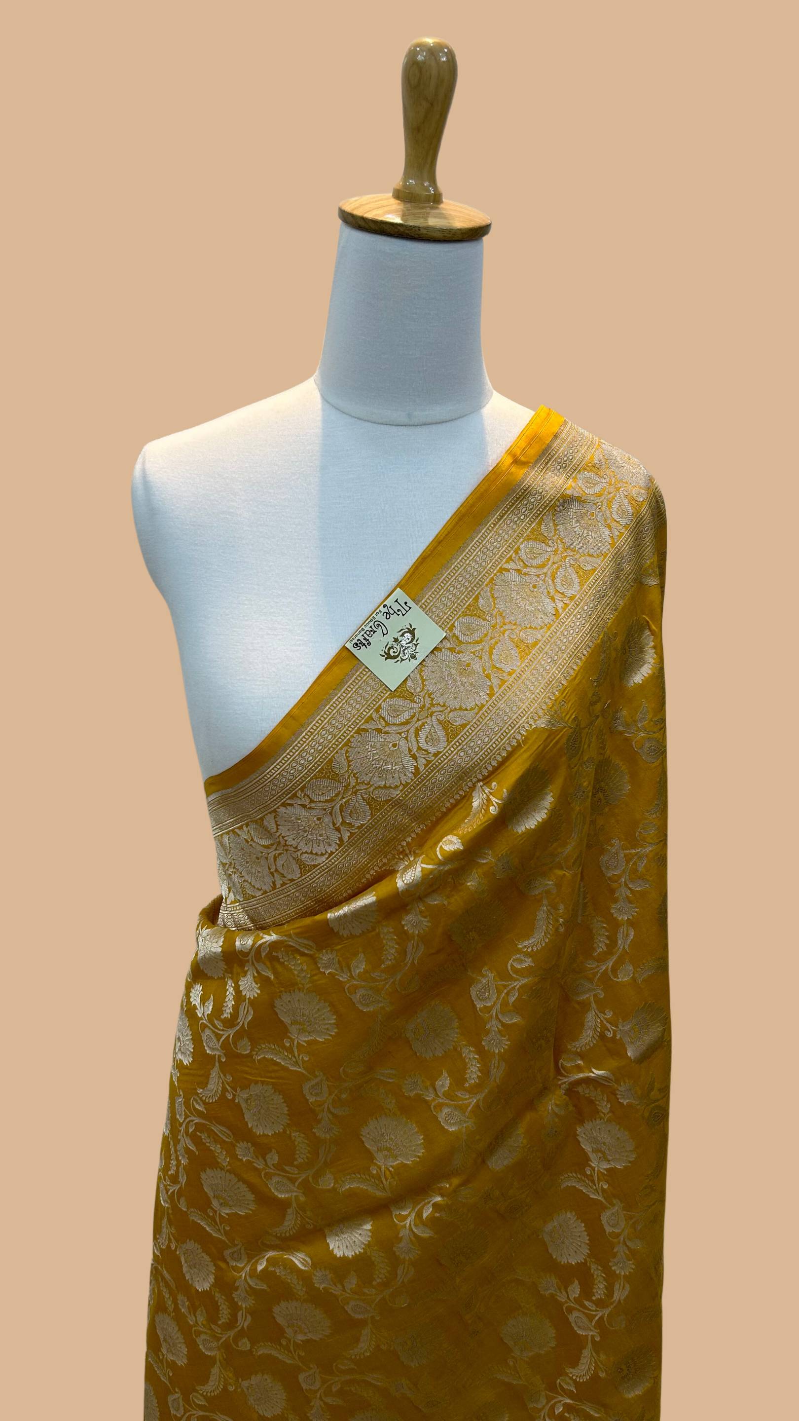 Pure Katan Silk Handloom Banarasi Saree - Jaal work