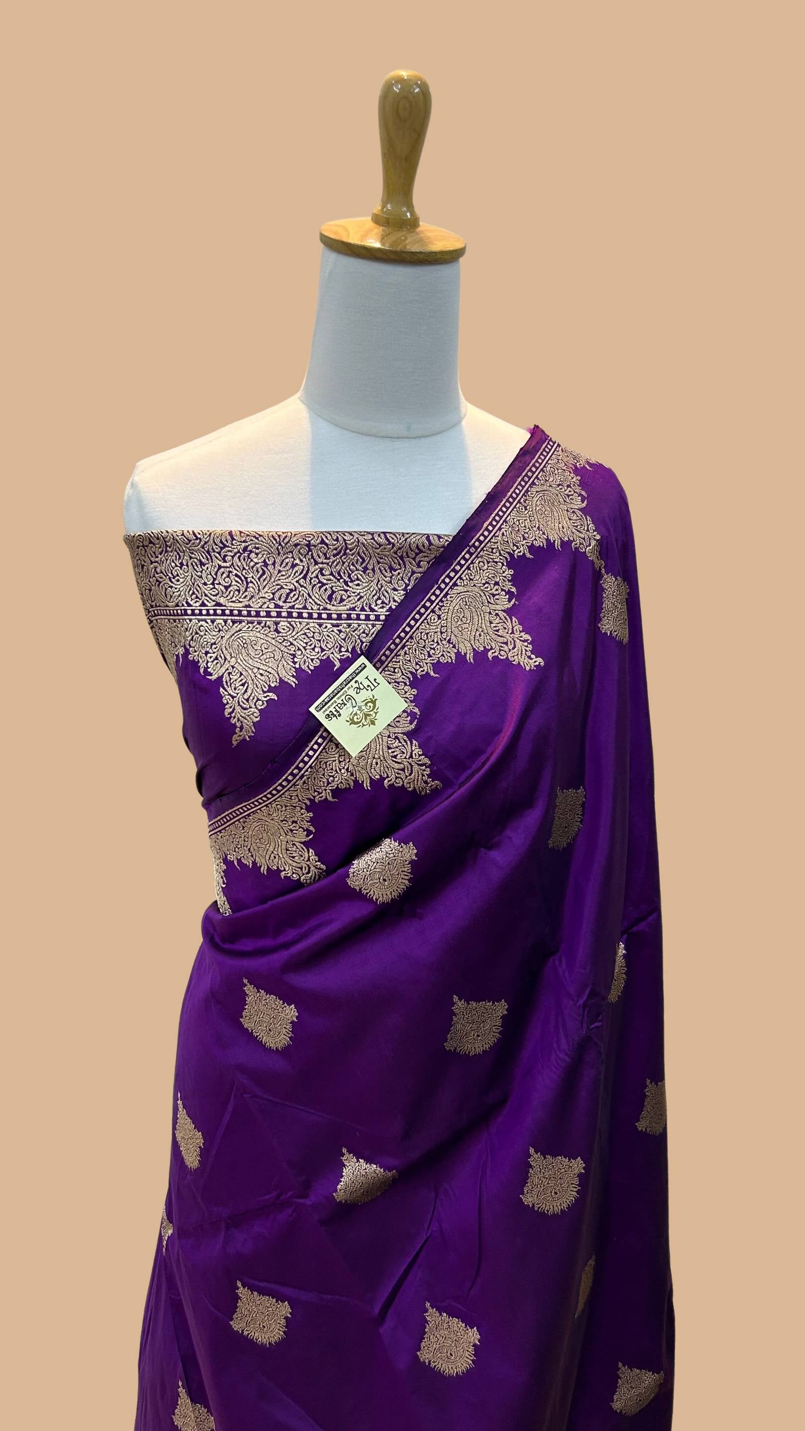 Pure Katan Silk Handloom Banarasi Saree - Jaal work lo