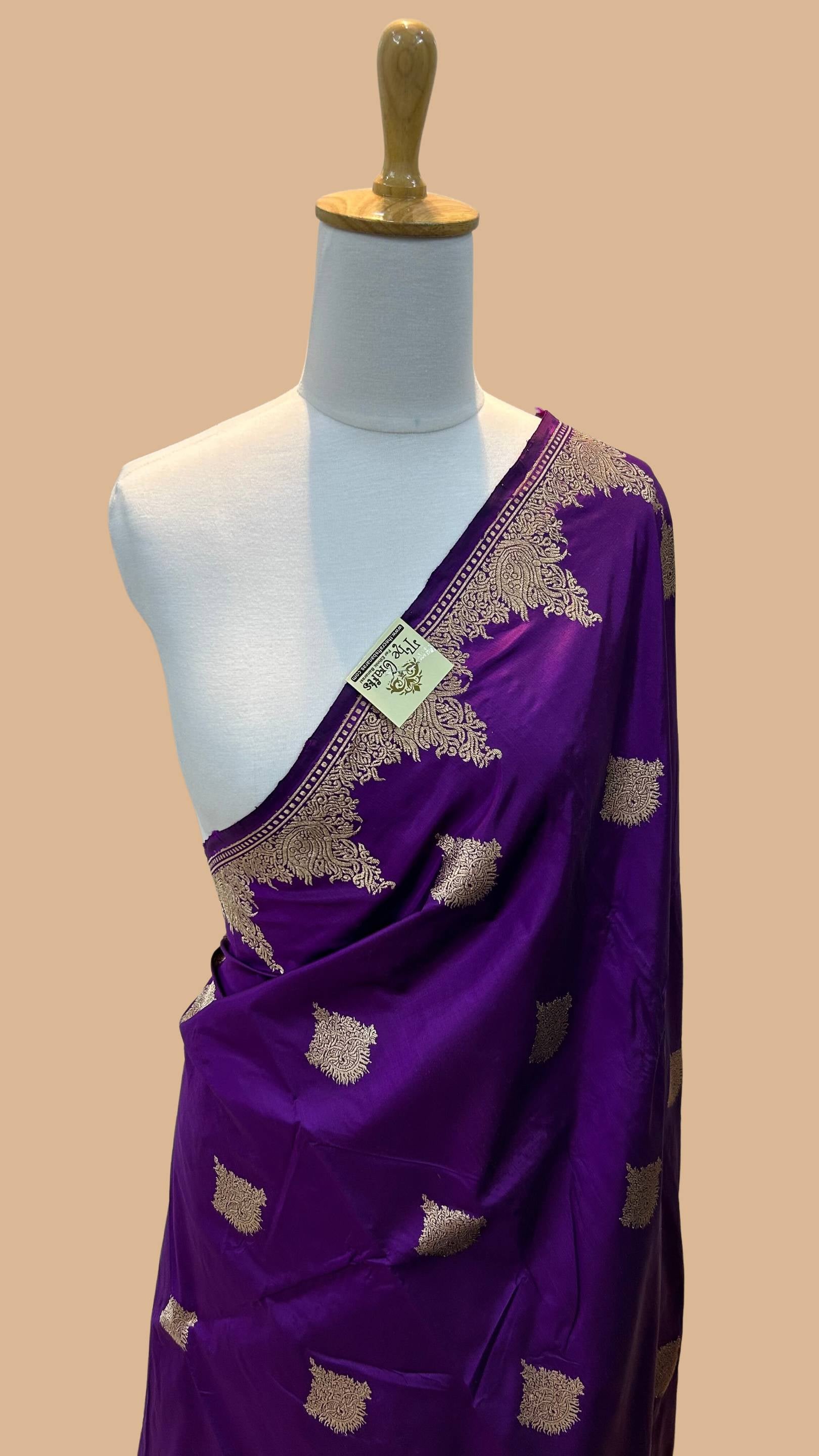 Pure Katan Silk Handloom Banarasi Saree - Jaal work lo