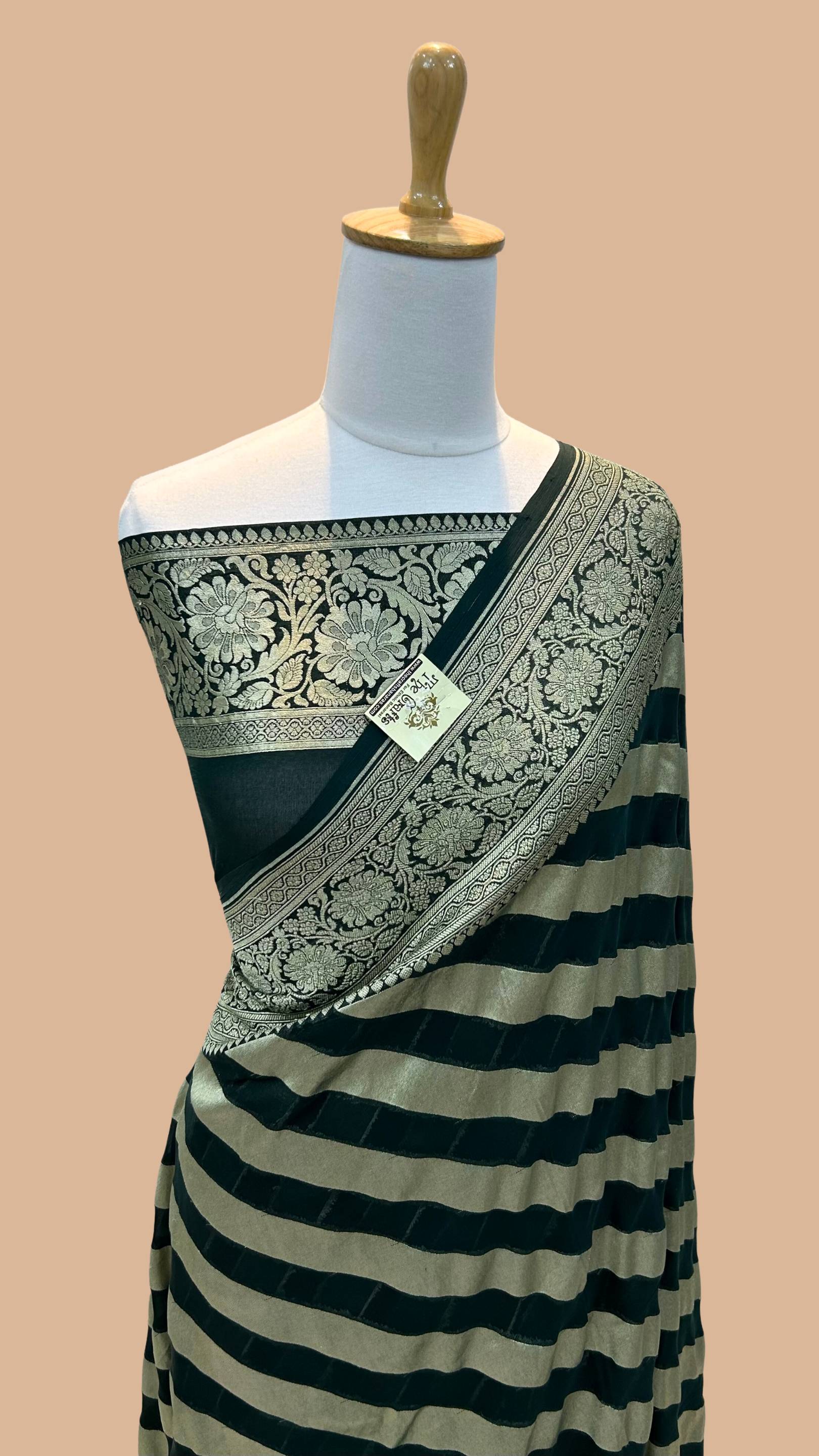 Khaddi Georgette Banarasi Saree - Water Zari