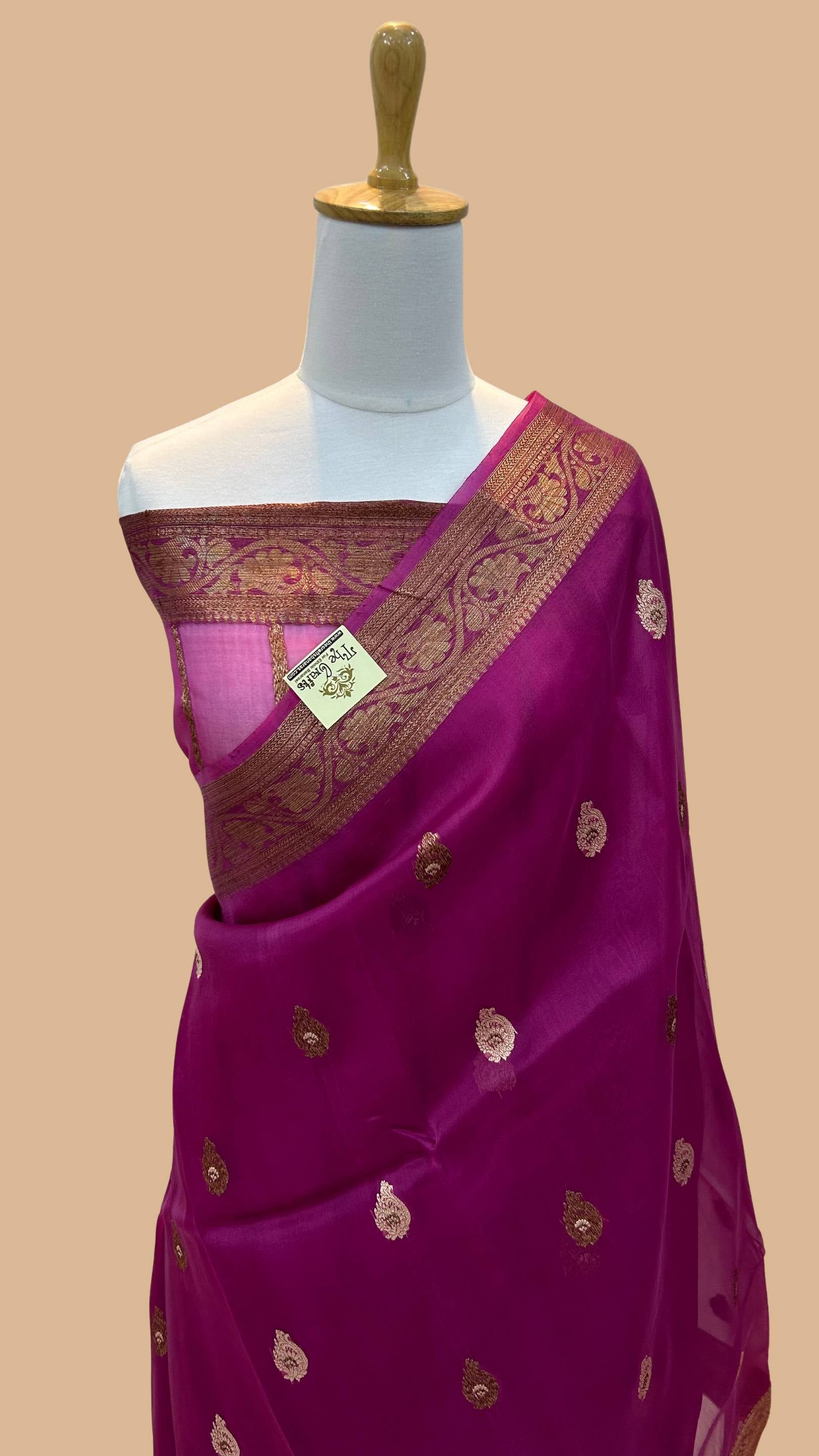 Pure Kora Silk Handloom Banarasi Saree - Alfi Kadhua motifs