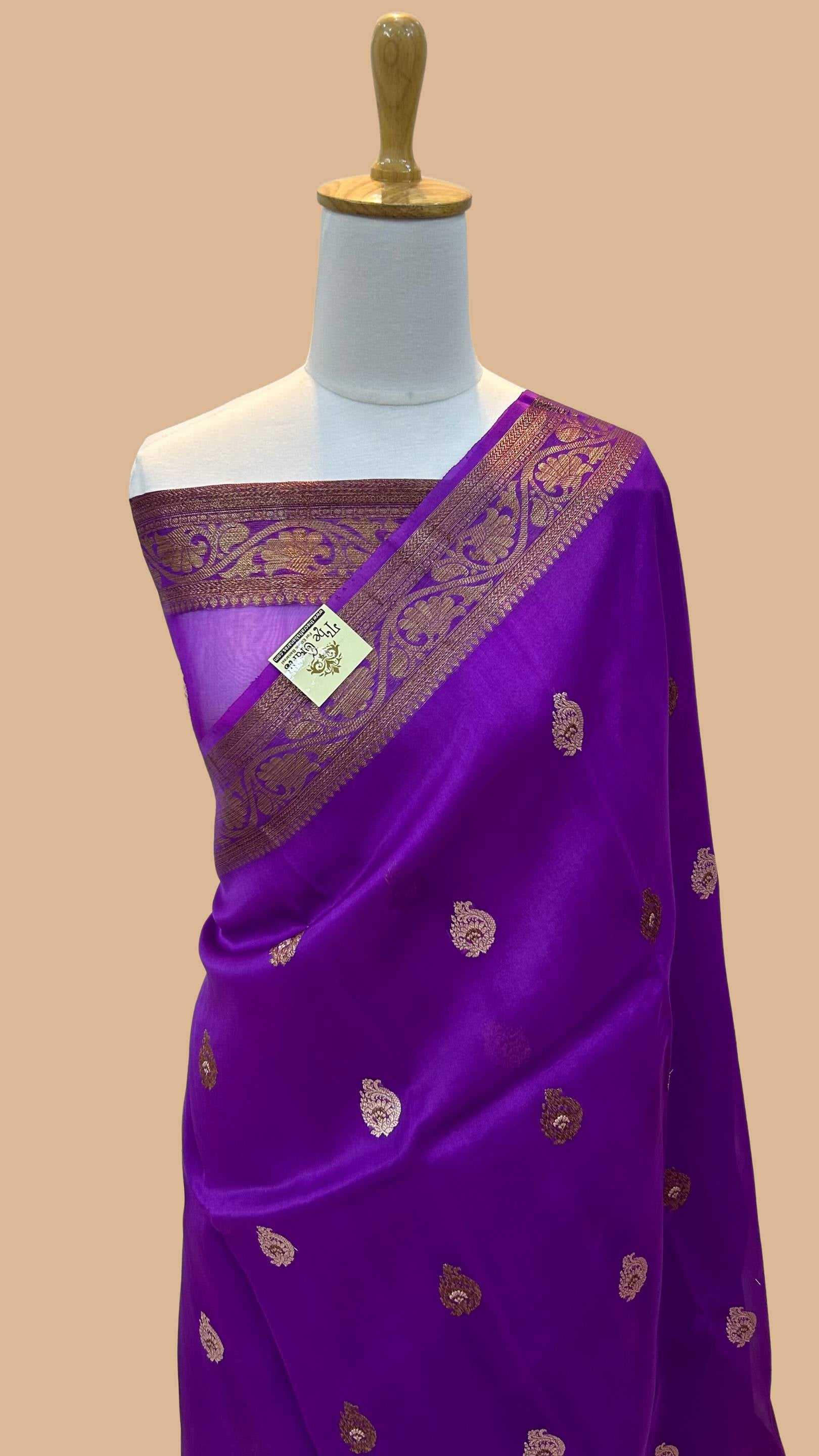 Pure Kora Silk Handloom Banarasi Saree - Alfi Kadhua motifs