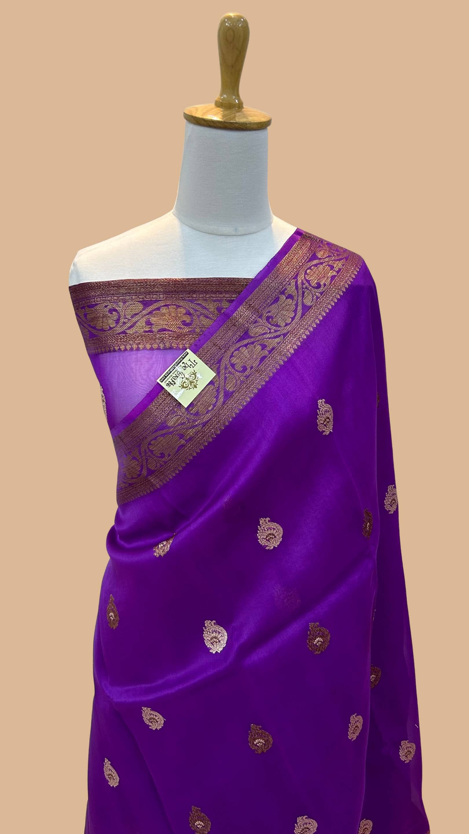 Pure Kora Silk Handloom Banarasi Saree - Alfi Kadhua motifs