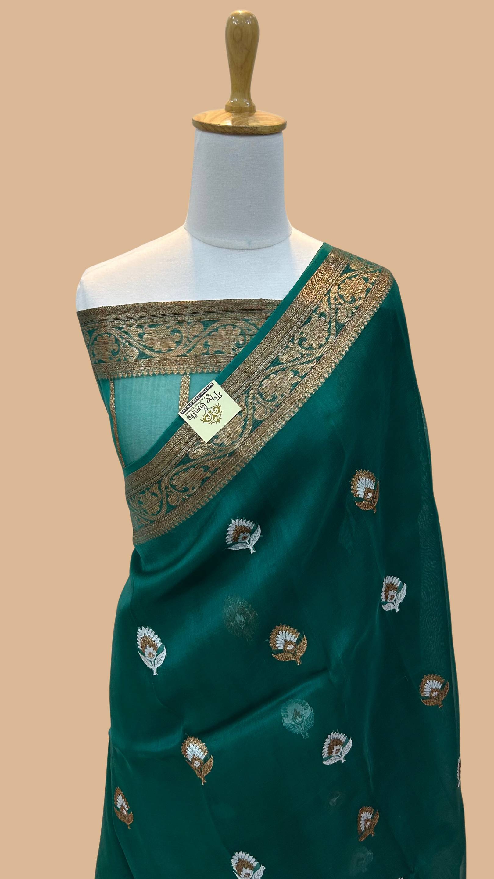 Pure Kora Silk Handloom Banarasi Saree - Alfi Kadhua motifs