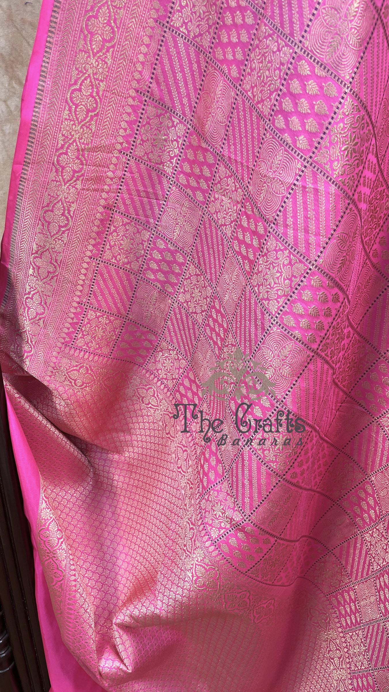 Pure Katan Silk Handloom Banarasi Saree - Tanchui Brocade Meena