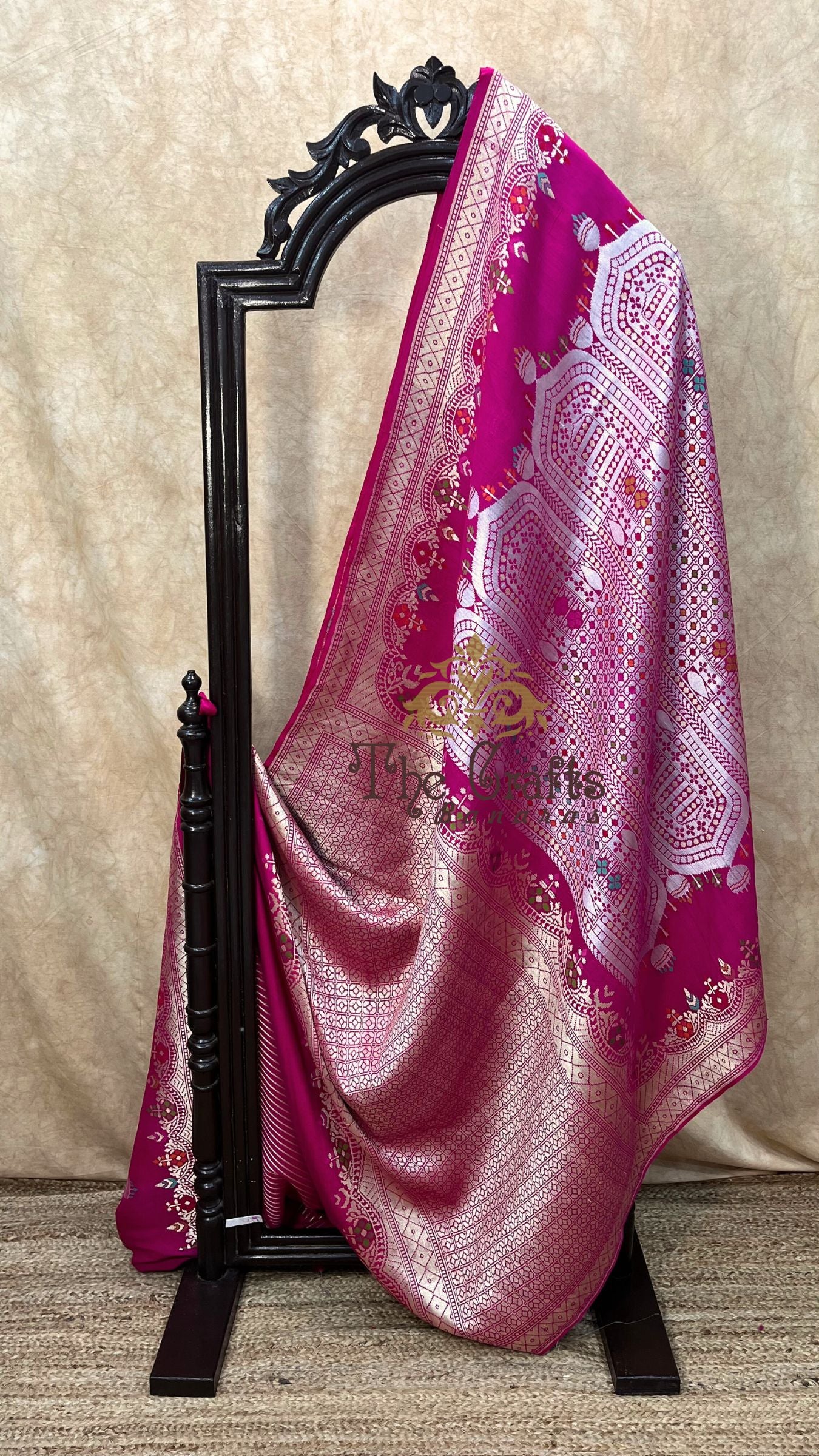 Tissue Georgette Handloom Banarasi Saree - Jaal with Meenakari