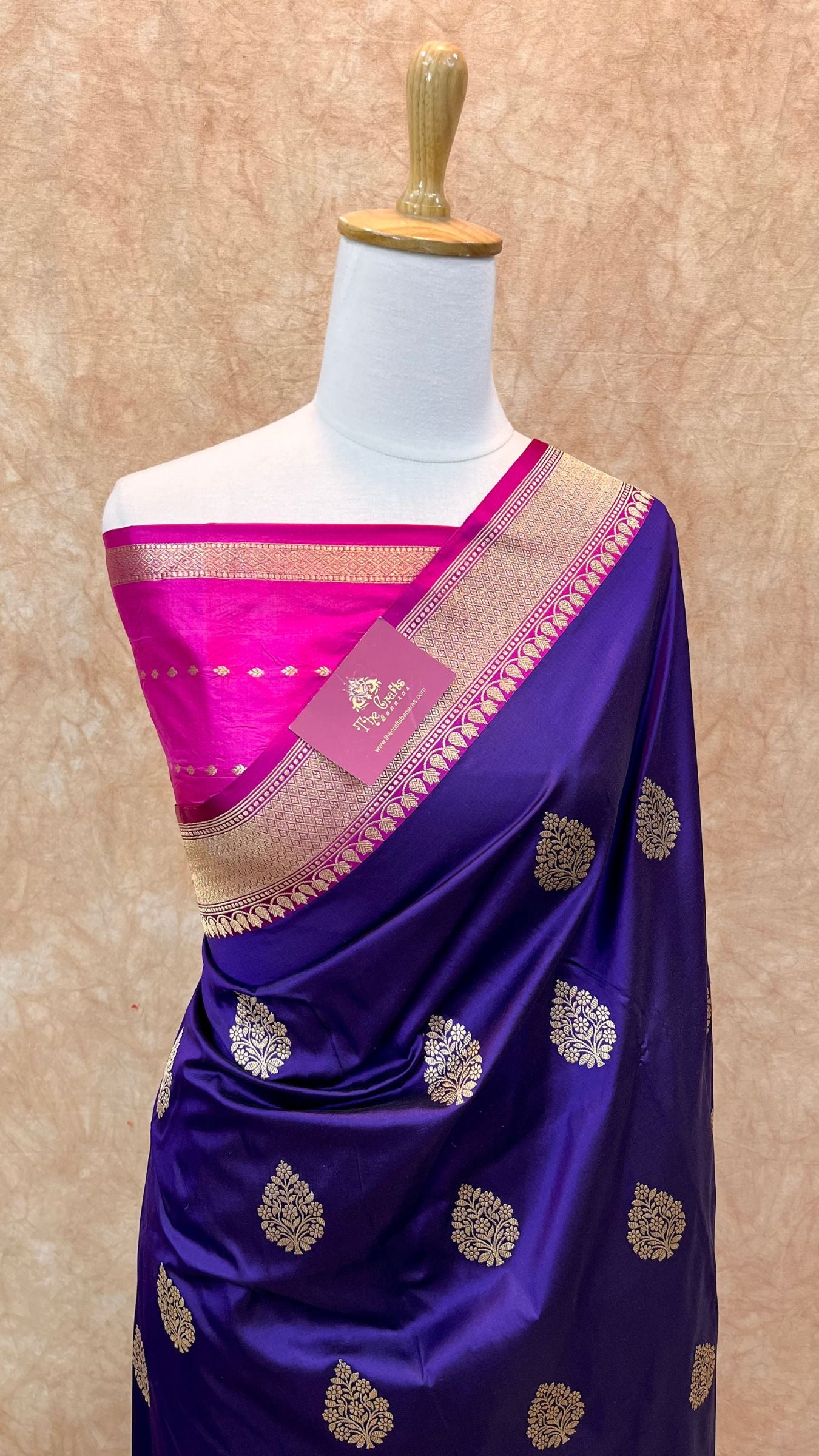 Pure Katan Silk Handloom Banarasi Saree - Jaal work