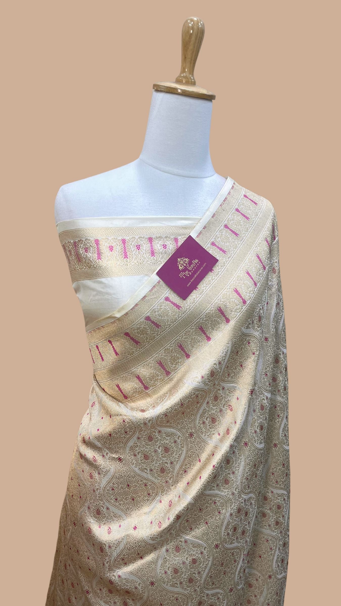 Pure Katan Silk Handloom Banarasi Saree - Tanchui Brocade Meena