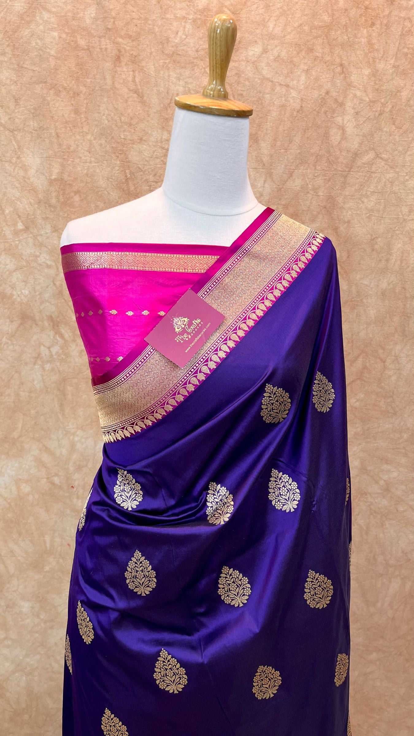 Pure Katan Silk Handloom Banarasi Saree - Jaal work