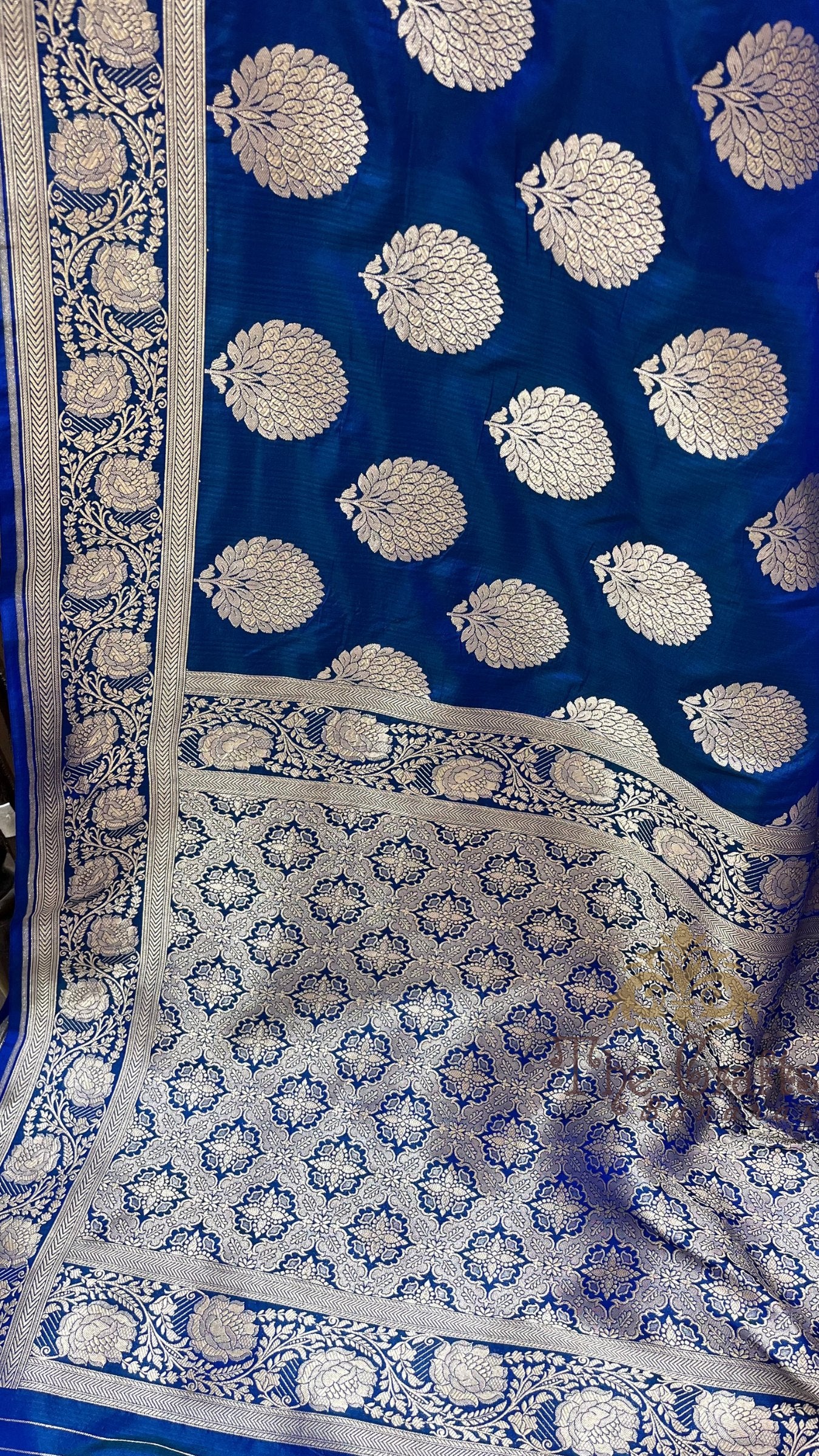 Pure Katan Silk Handloom Banarasi Saree - Buta weave