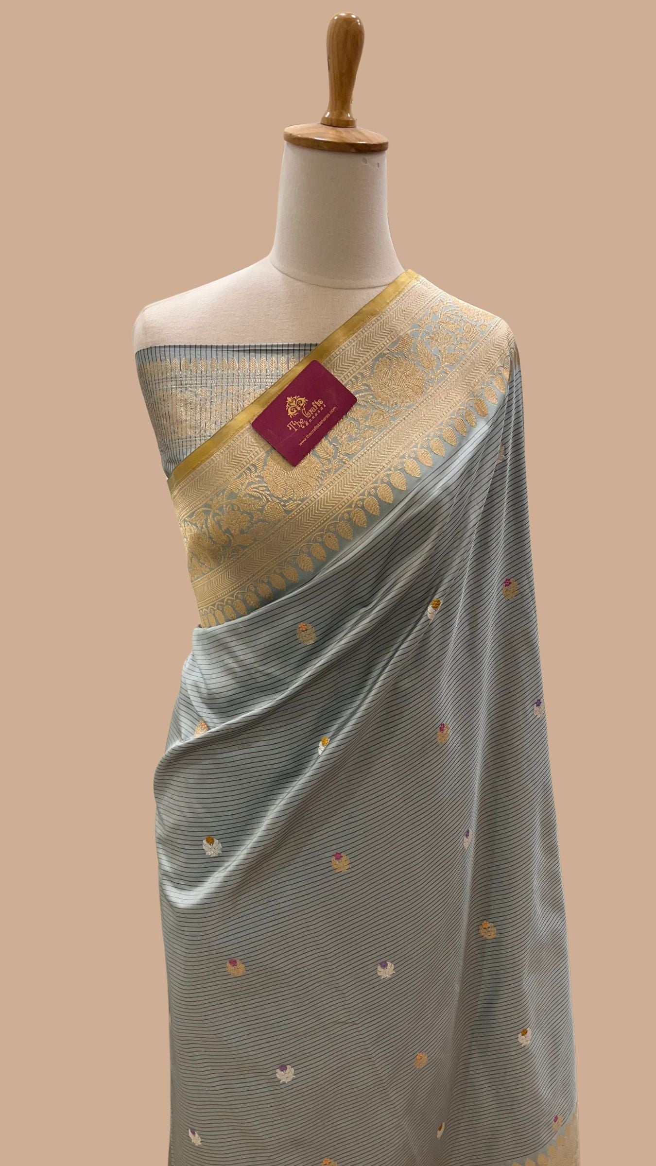 Pure Katan Silk Handloom Banarasi Saree - with kadhua meenakari motifs