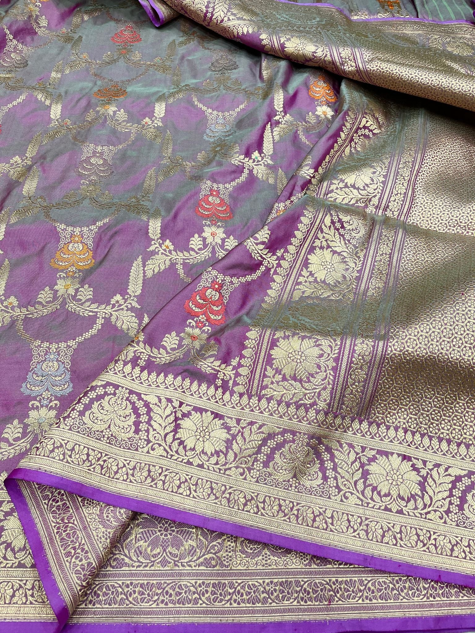 Pure Katan Silk Handloom Banarasi Saree - All Over Kadiyal Jaal Work