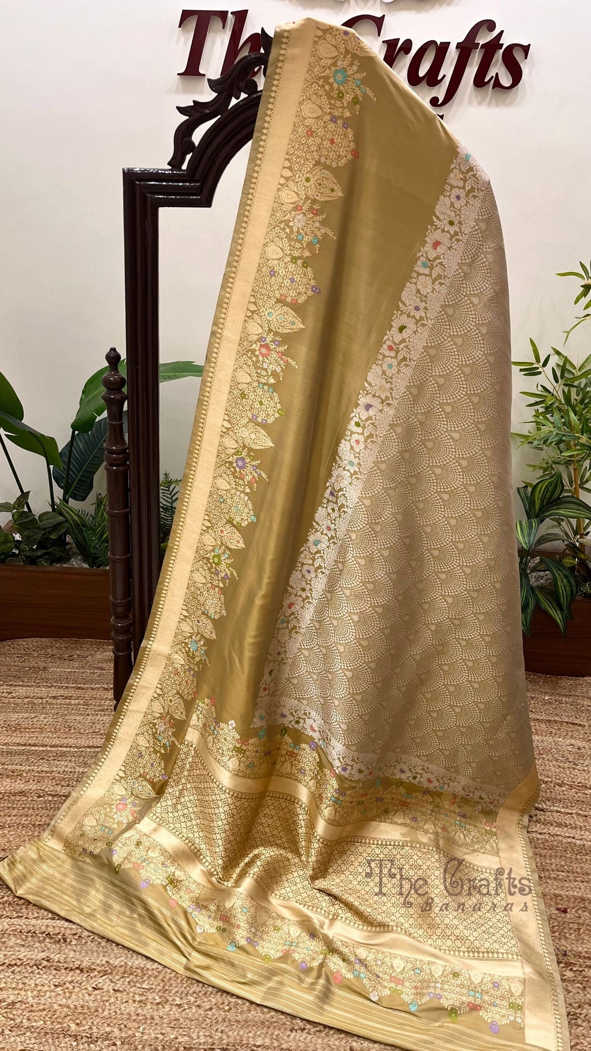Pure Katan Silk Handloom Banarasi Saree - Kadhua Tanchui Brocade Meena