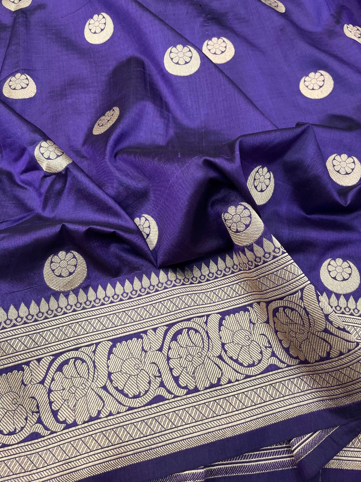 Pure Katan Silk Handloom Banarasi Saree - Chand Tara Motifs