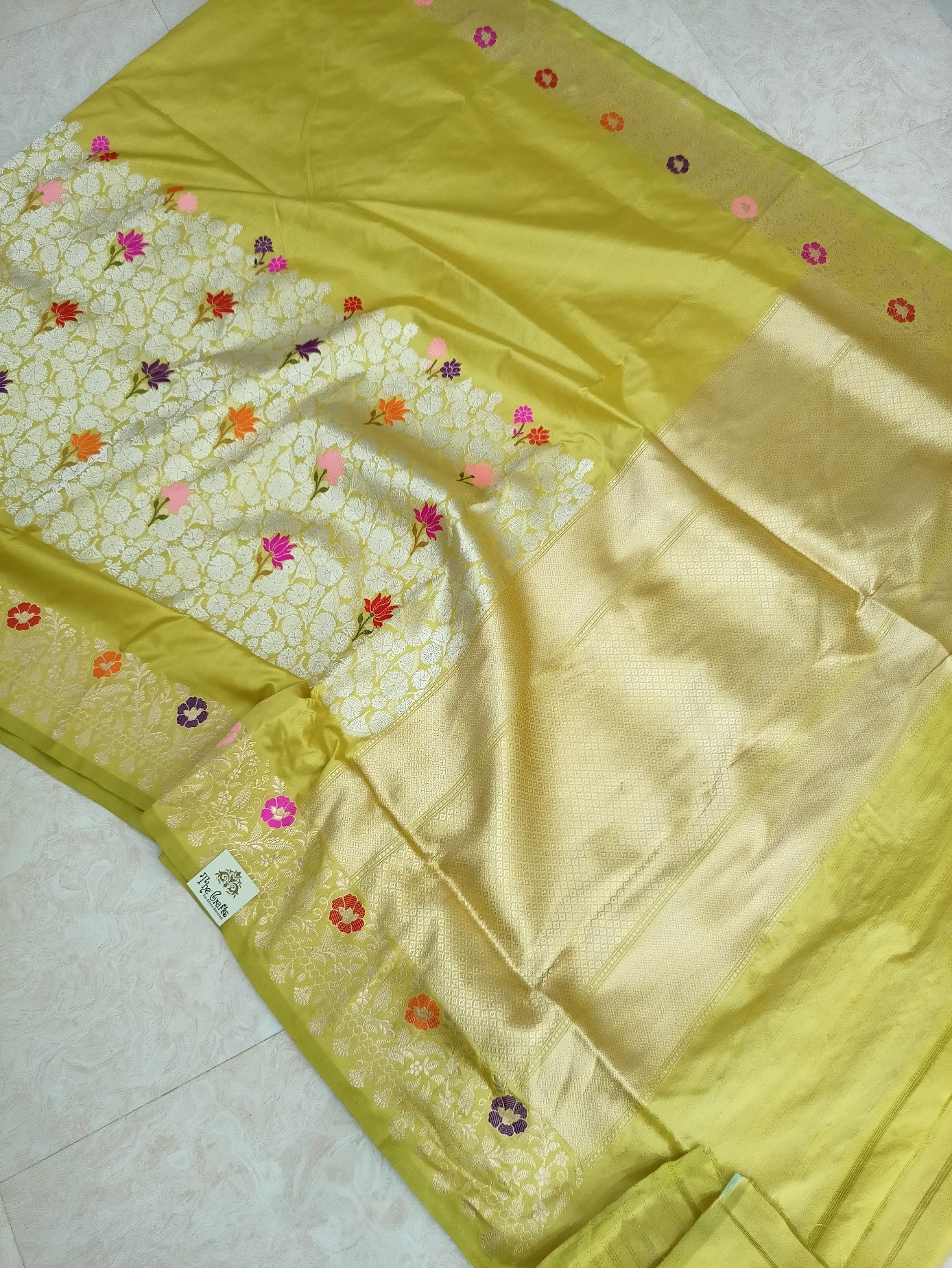Pure Katan Silk Handloom Banarasi Saree - Meenakari with kadhua border