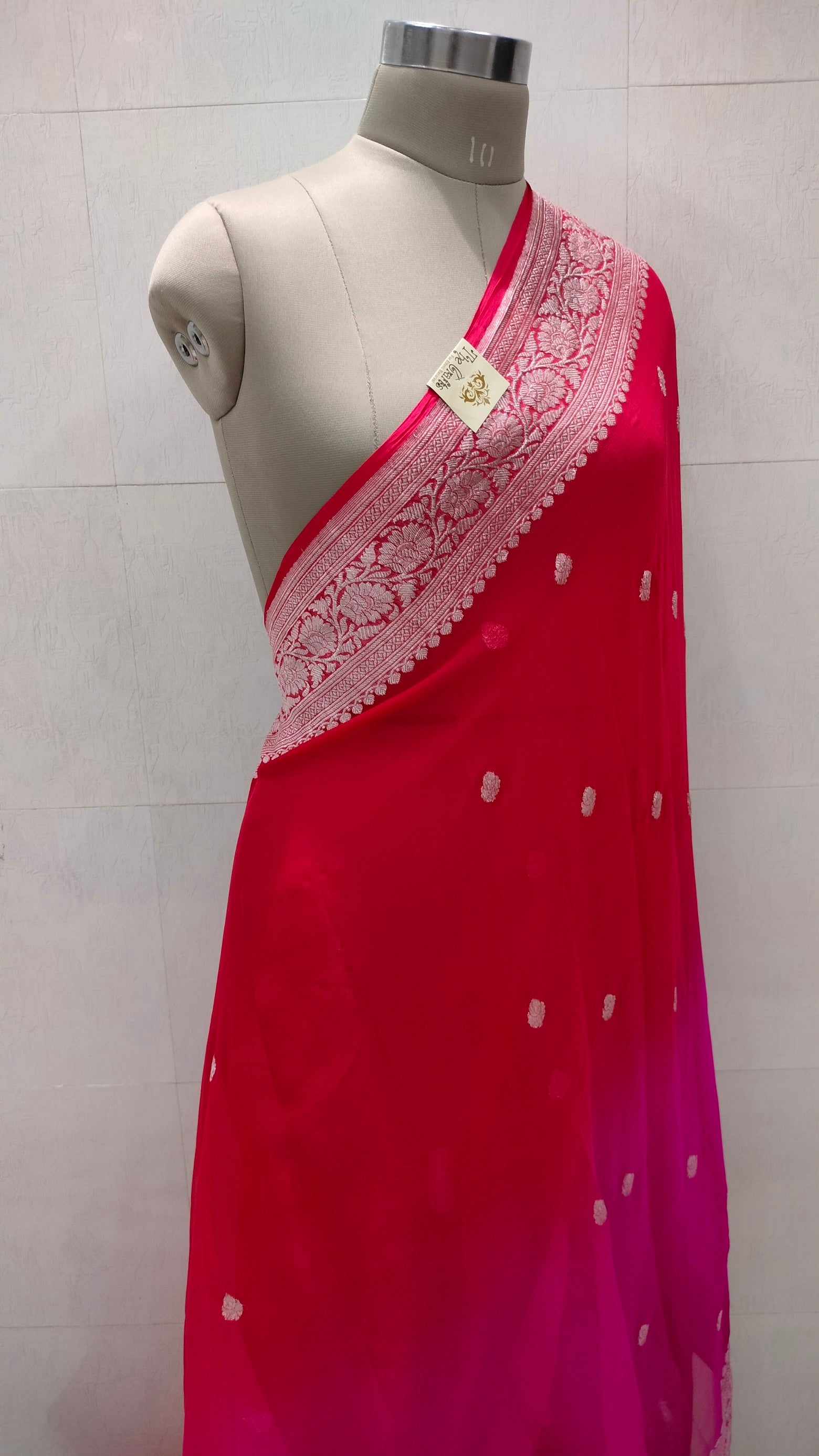 Pure Georgette Banarasi Handloom Saree - Silver Zari