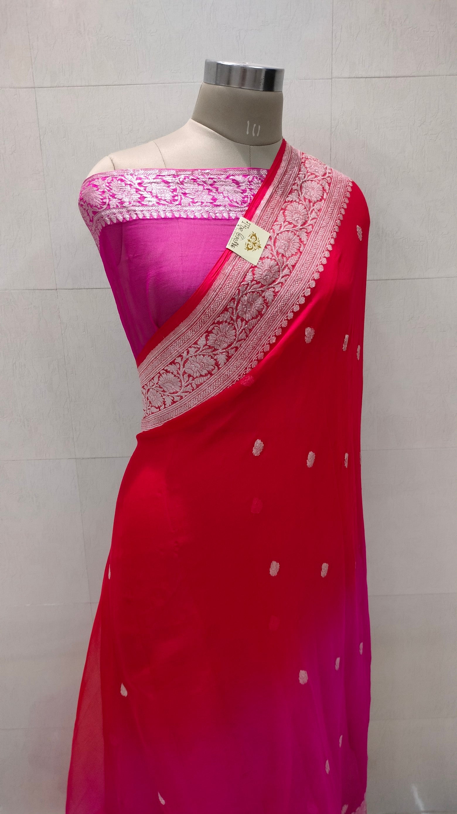 Pure Georgette Banarasi Handloom Saree - Silver Zari