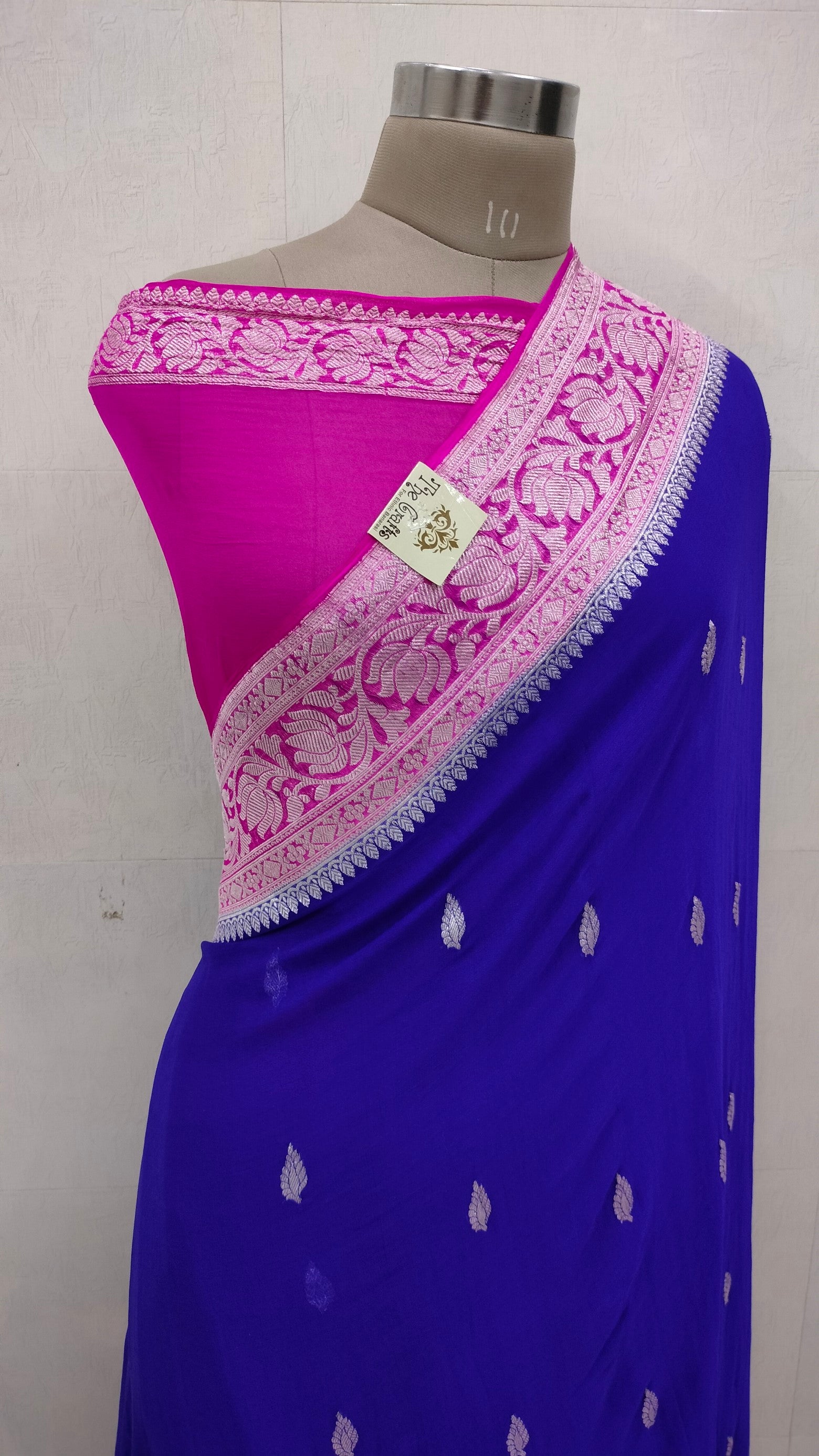 Pure Georgette Banarasi Handloom Saree - Silver Zari