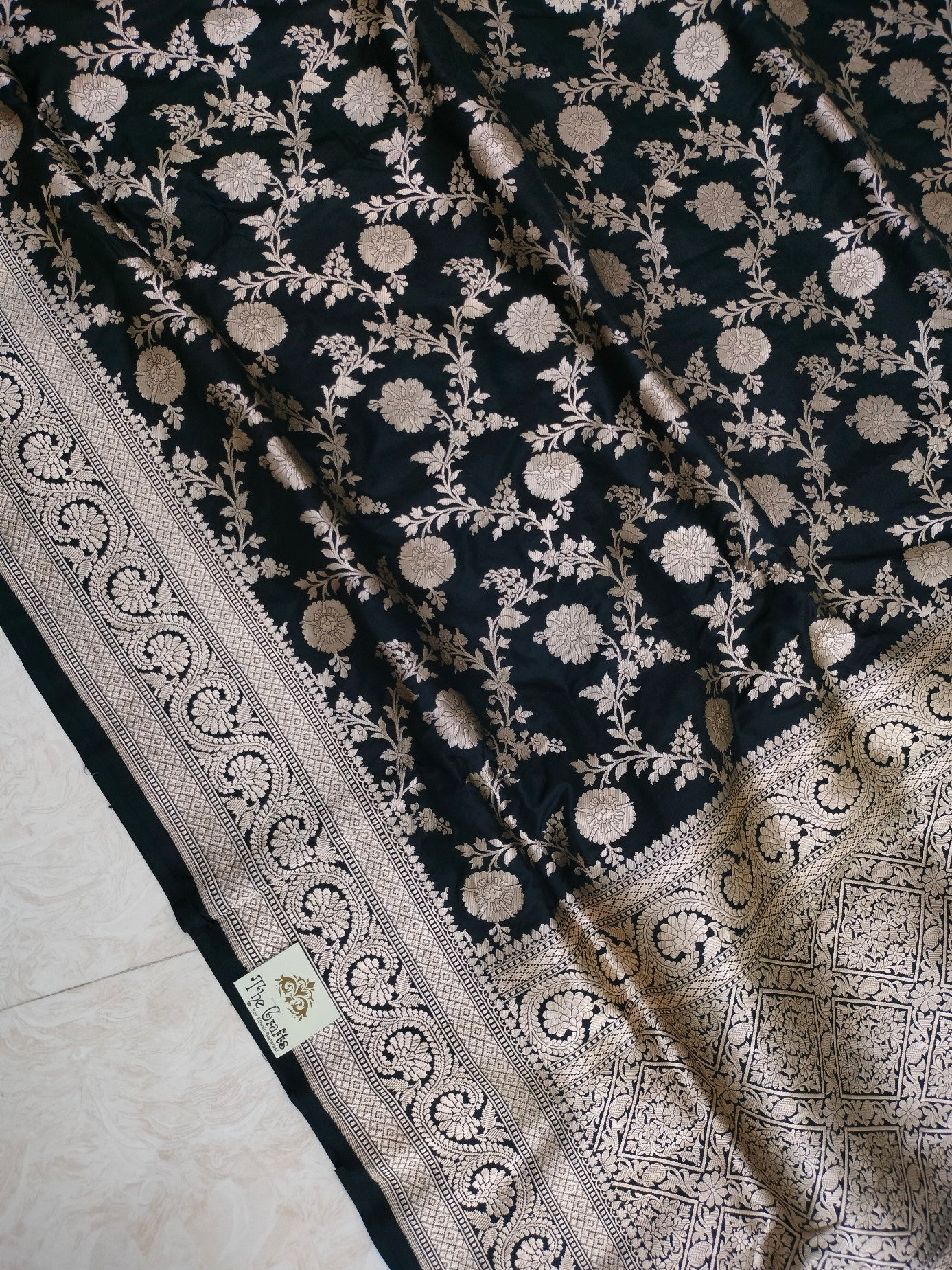 Black Pure Katan Silk Handloom Banarasi Saree - Jaal work