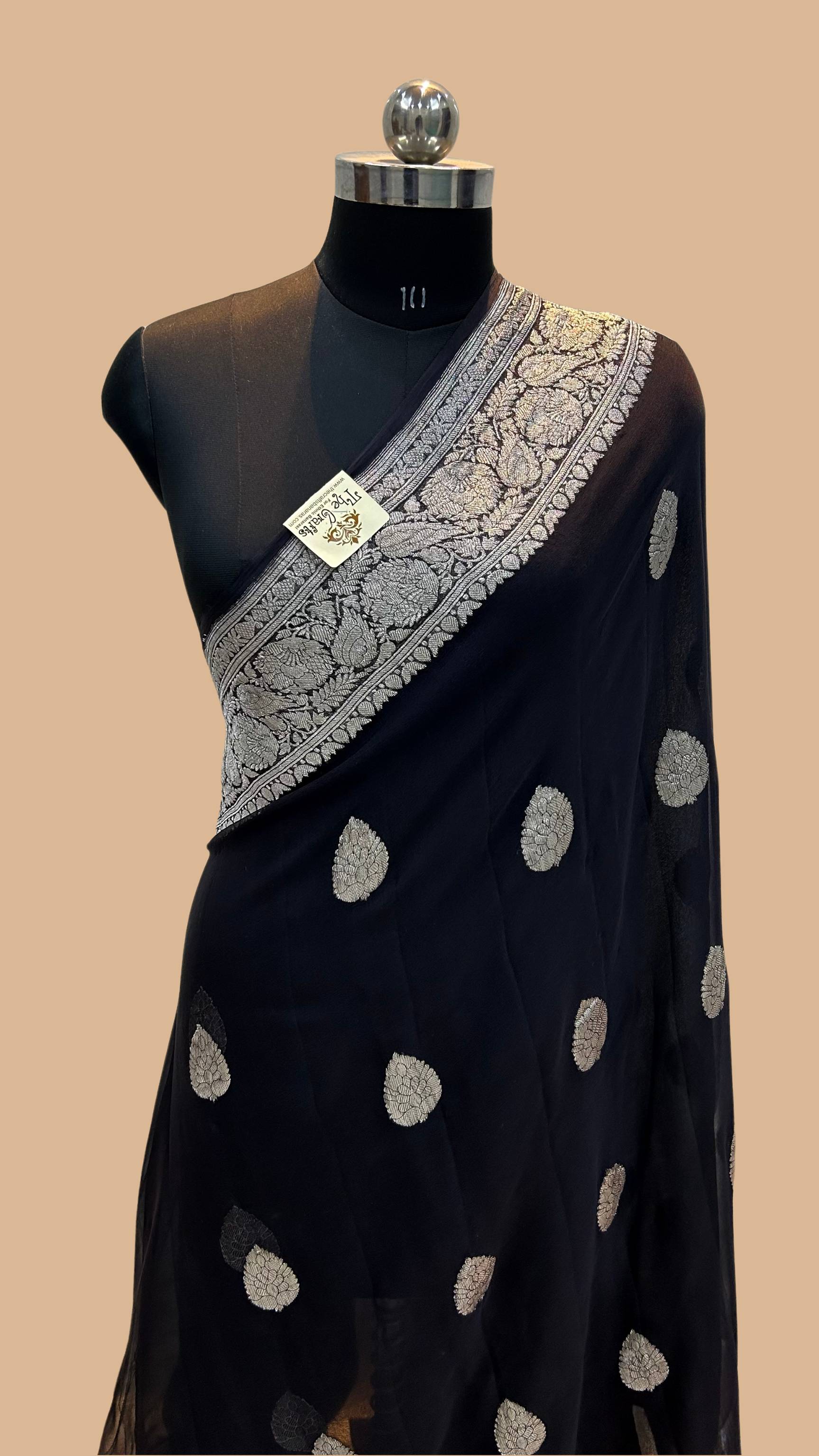 Pure Georgette Banarasi Handloom Saree - Silver Zari