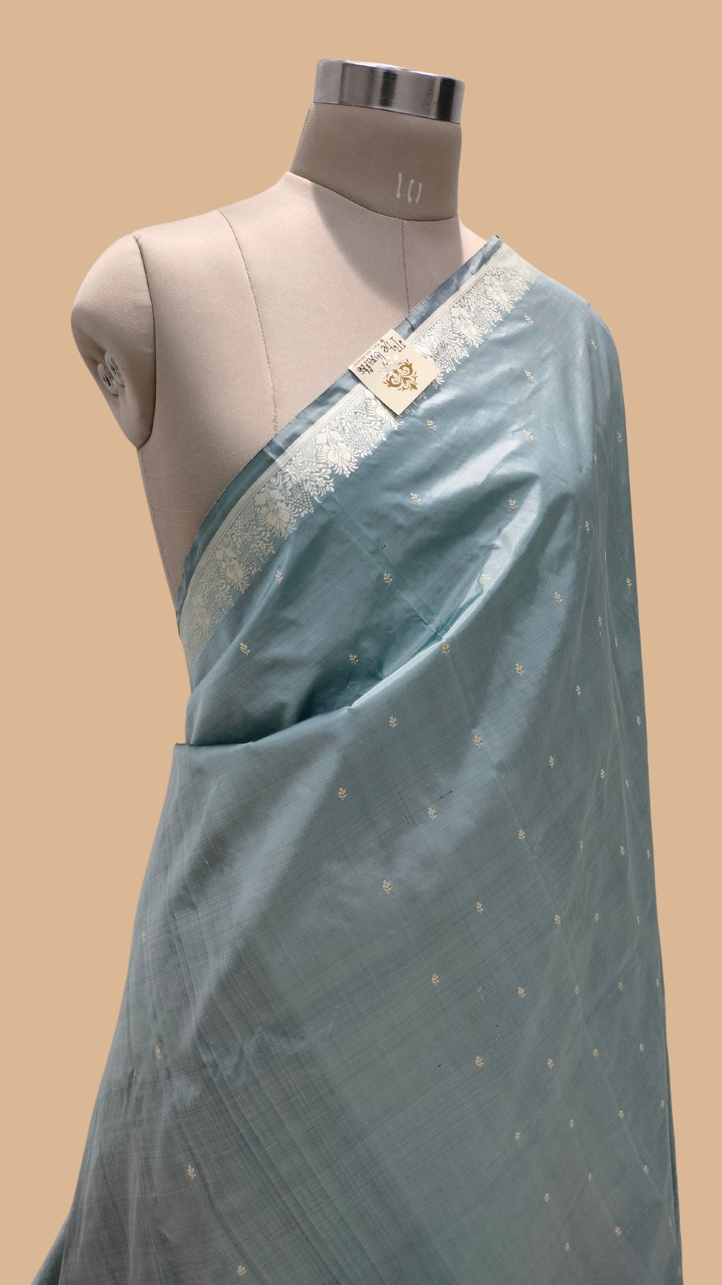Pure Katan Silk Handloom Banarasi Saree - Chunri Buti
